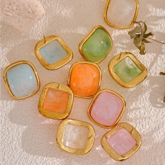 Macaron Color Resin 18k Gold Plated Large Fashion Stud Earrings - Picture 7 of 7